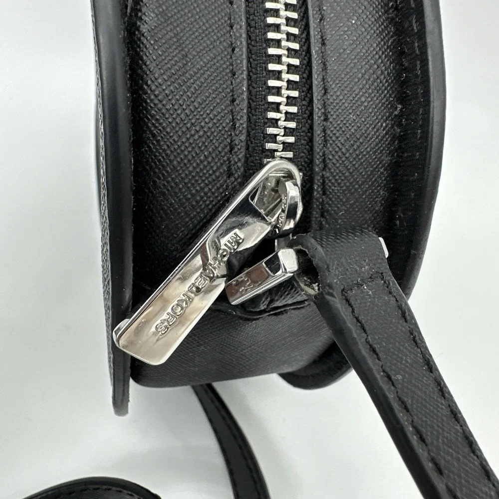 Michael Kors Black Saffiano Leather Jet Set Travel OVAL Crossbody Bag Purse EUC‎